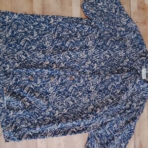 Navy Blue Patterned Button-Up Shirt Vacation Summer Tropical